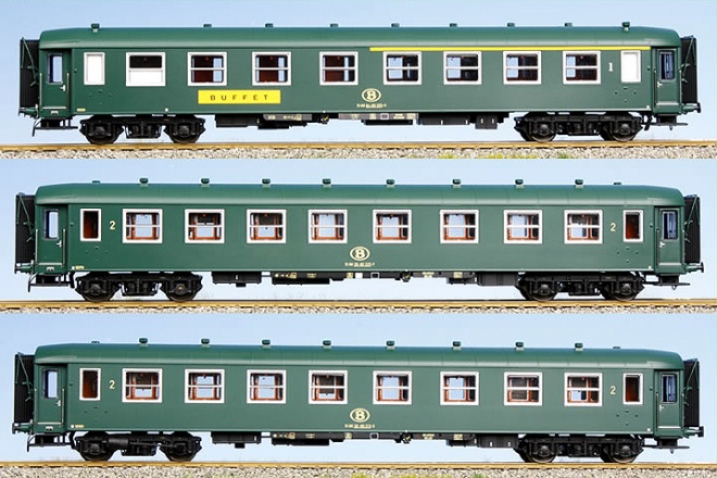 Set of 3 Passenger cars type I2<br /><a href='images/pictures/LS_Models/42111.jpg' target='_blank'>Full size image</a>
